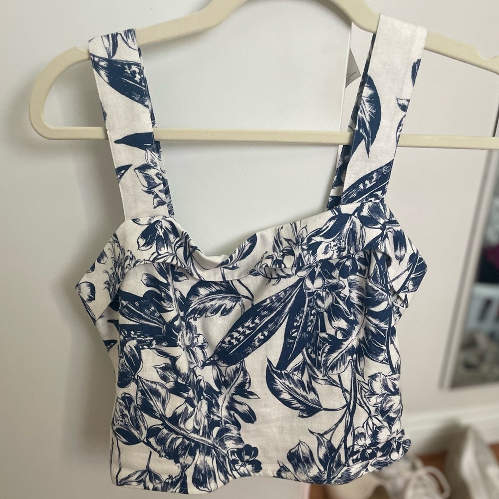 Abercrombie linen crop top white snd blue floral